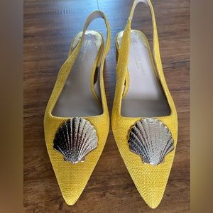 Yellow Shell Sling Back low heels PERFECT for a beach vacation! Seashell is gold